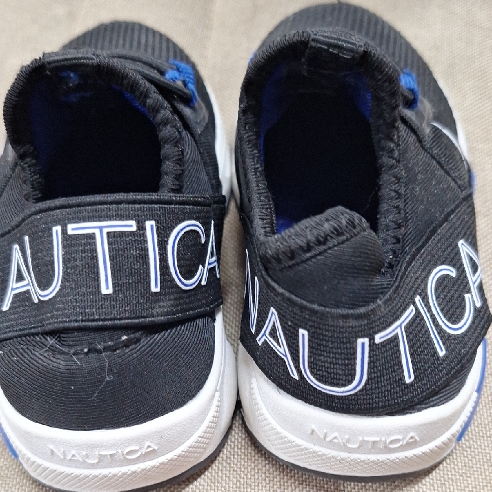 Nautica Kids Black Sneakers with Blue Highlights Size 5